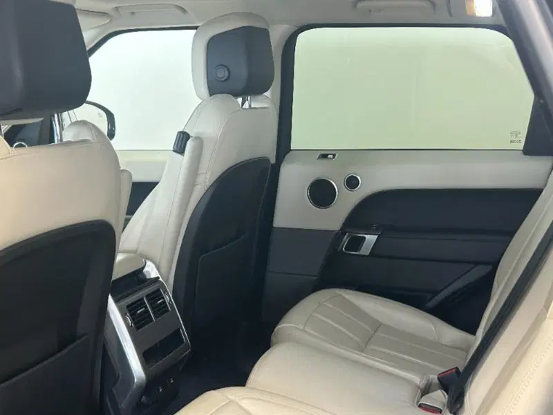 Land Rover Range Rover Sport usata a Venezia (9)