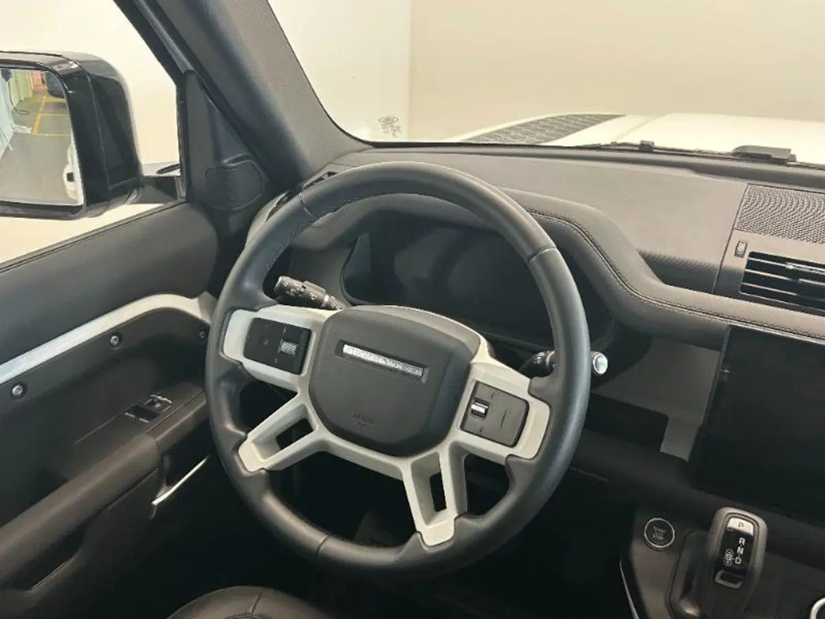 Land Rover Defender usata a Venezia (15)