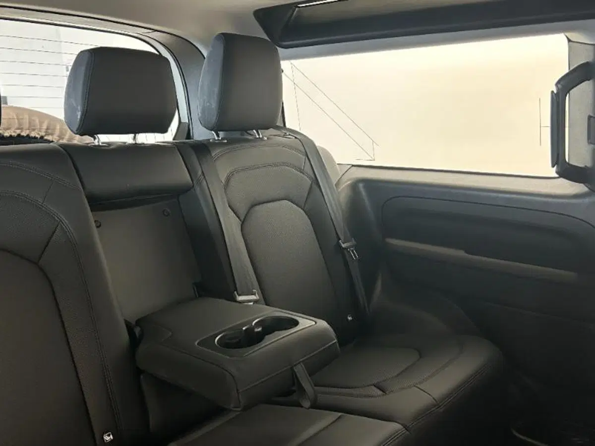 Land Rover Defender usata a Venezia (9)