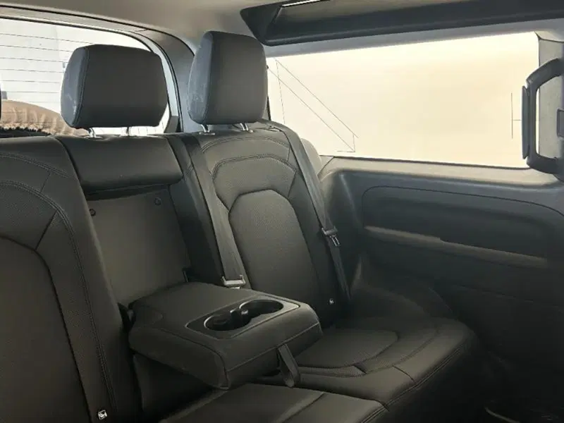 Land Rover Defender usata a Venezia (9)
