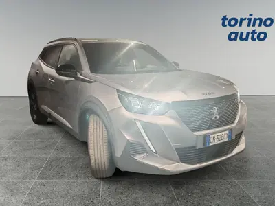 Peugeot 2008 1.2 turbo Allure 100cv del 2023 usata a Cherasco