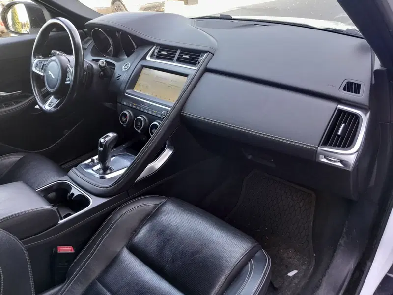 Jaguar E-Pace usata a Cuneo (15)