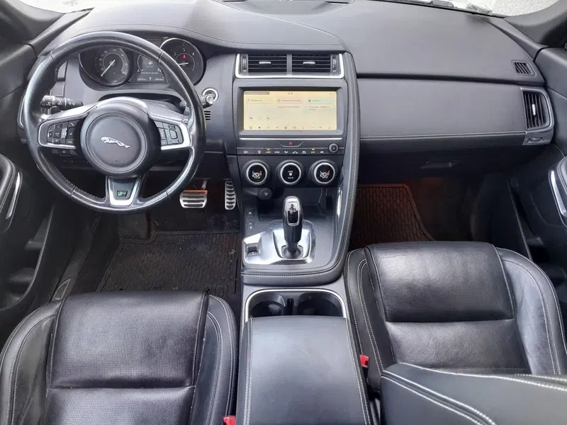 Jaguar E-Pace usata a Cuneo (9)