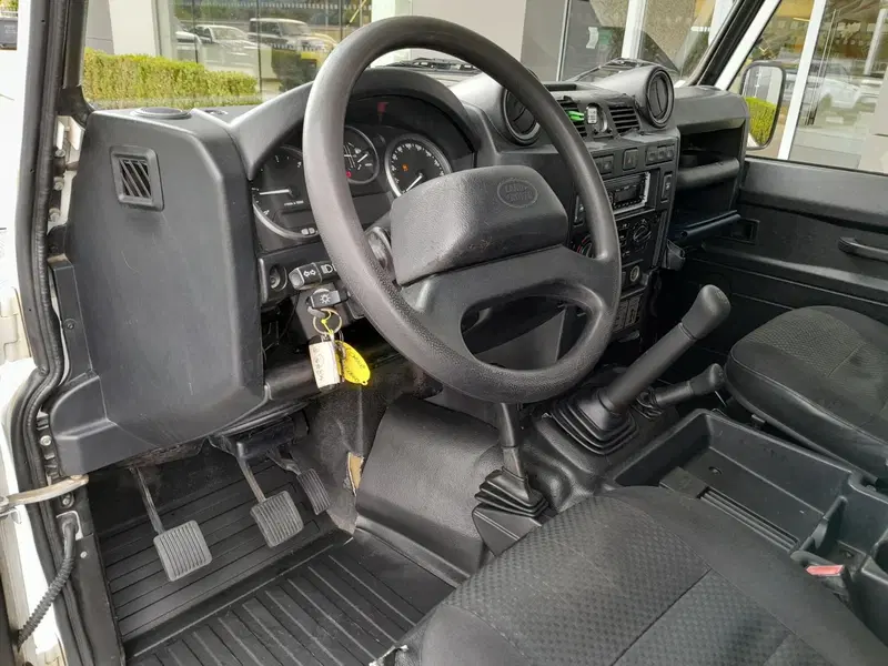 Land Rover Defender usata a Cuneo (15)