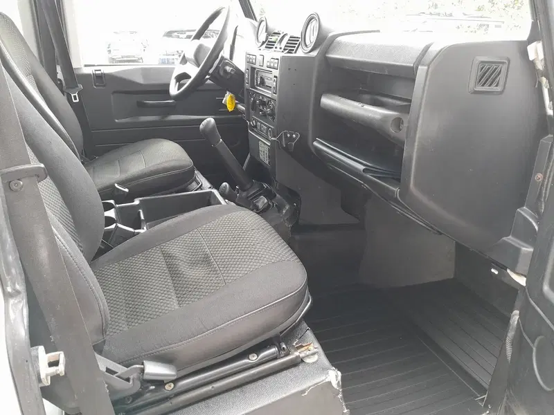 Land Rover Defender usata a Cuneo (16)