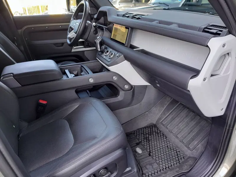 Land Rover Defender usata a Cuneo (16)