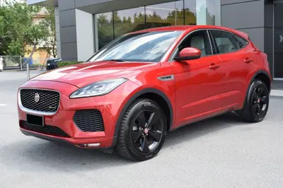 Jaguar E-Pace 2.0D 180 CV AWD aut. R-Dynamic S del 2018 usata a Cuneo