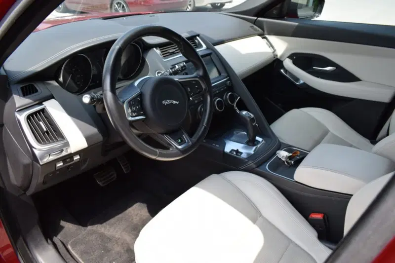 Jaguar E-Pace usata a Cuneo (11)