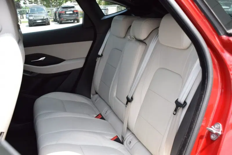 Jaguar E-Pace usata a Cuneo (13)