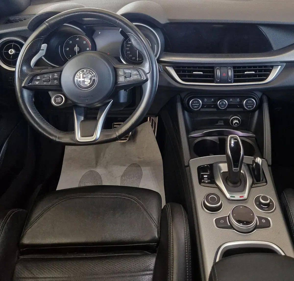 Alfa Romeo Stelvio usata a Terni (11)