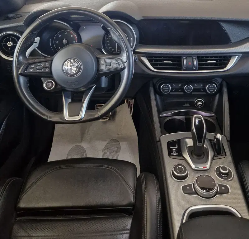 Alfa Romeo Stelvio usata a Terni (11)