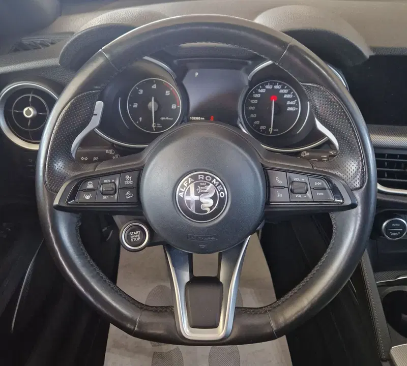 Alfa Romeo Stelvio usata a Terni (12)