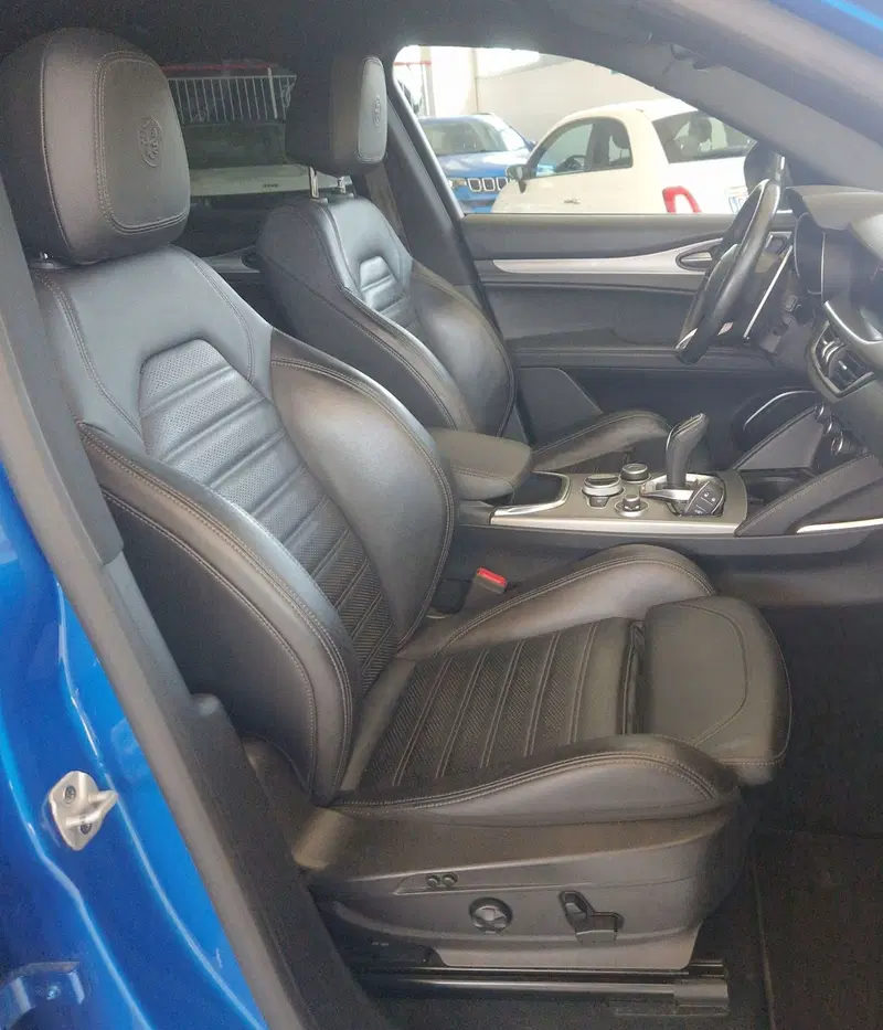Alfa Romeo Stelvio usata a Terni (8)