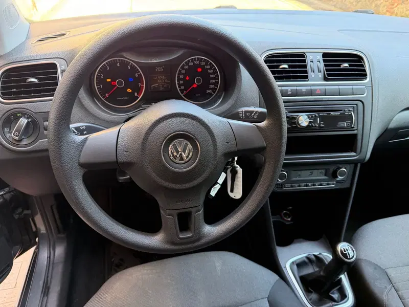 Volkswagen Polo usata a Genova (10)