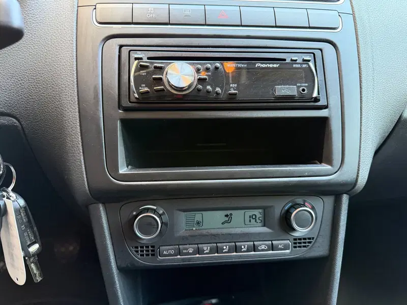 Volkswagen Polo usata a Genova (12)