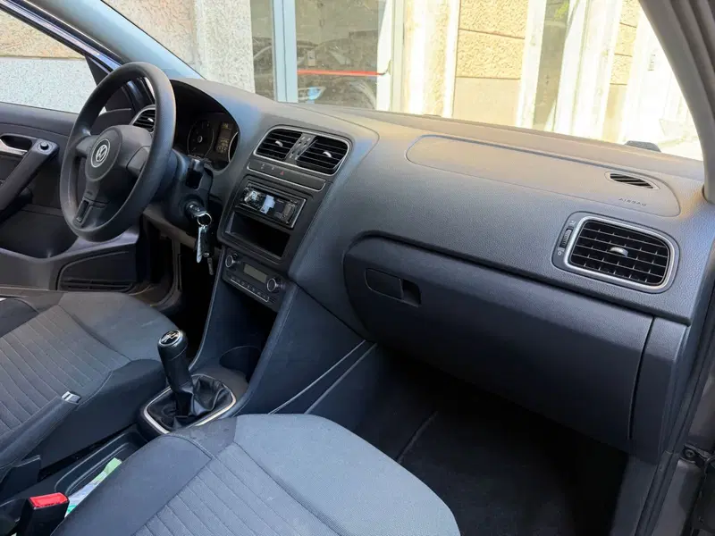 Volkswagen Polo usata a Genova (9)