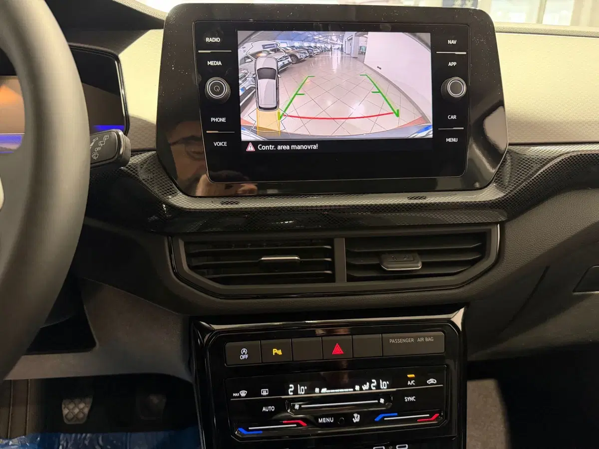 Volkswagen T-Cross nuova a Genova (14)