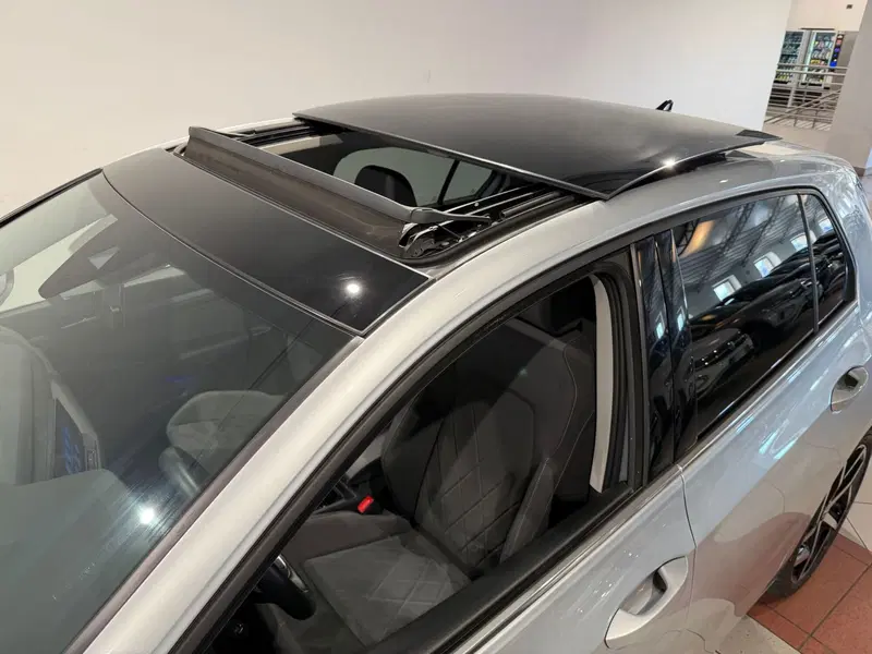 Volkswagen Golf usata a Genova (18)