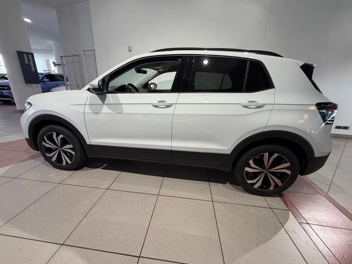 Volkswagen T-Cross nuova a Genova (3)