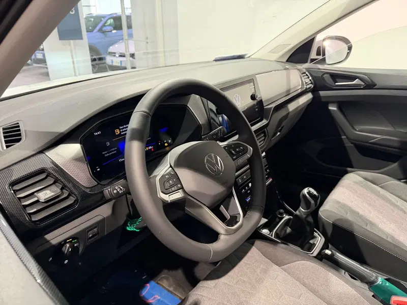 Volkswagen T-Cross nuova a Genova (8)