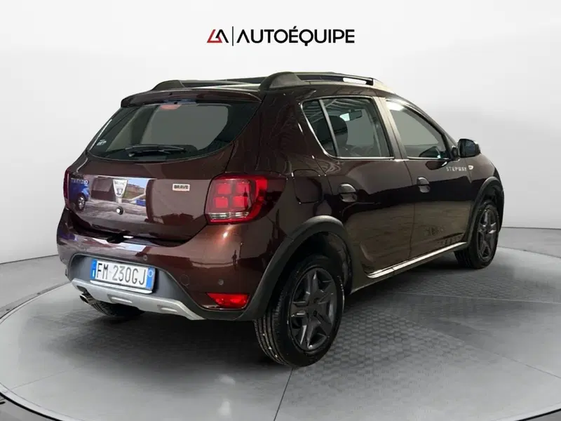 Dacia Sandero usata a Roma (5)