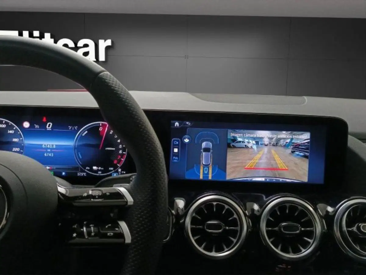 Mercedes-Benz GLA SUV usata a Novara (16)