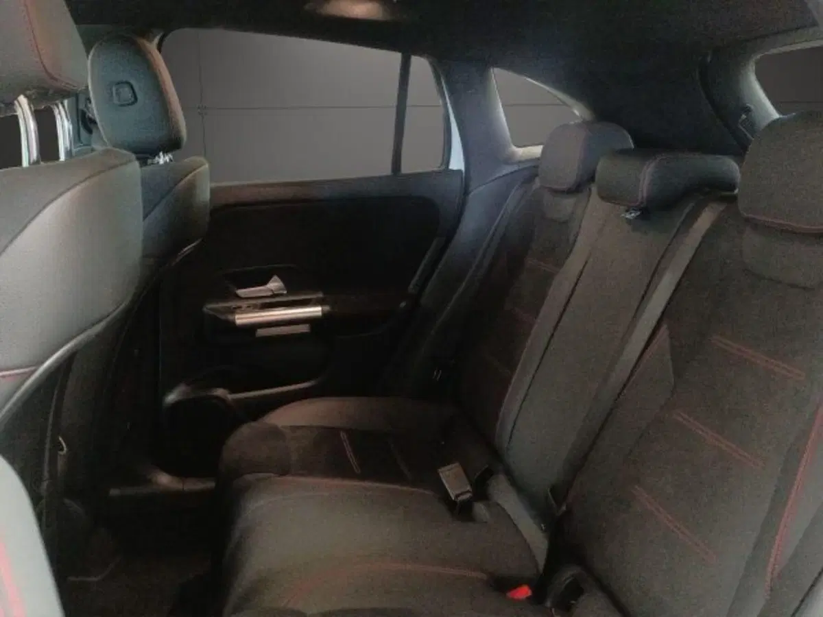Mercedes-Benz GLA SUV usata a Novara (17)