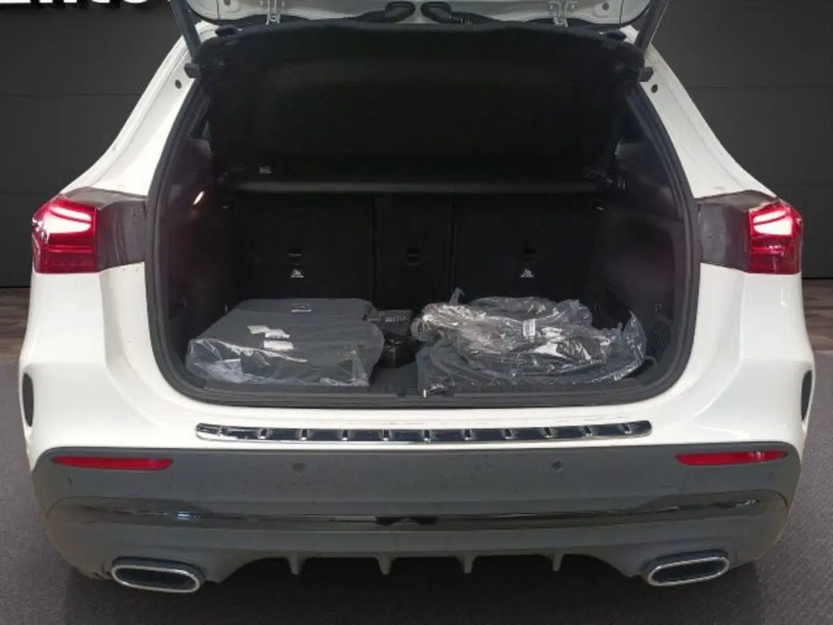 Mercedes-Benz GLA SUV usata a Novara (18)