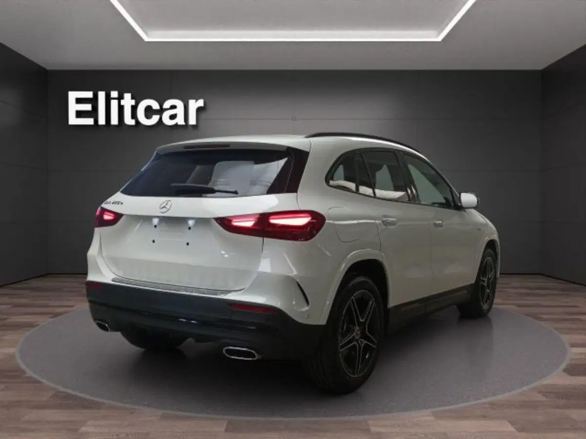 Mercedes-Benz GLA SUV usata a Novara (4)