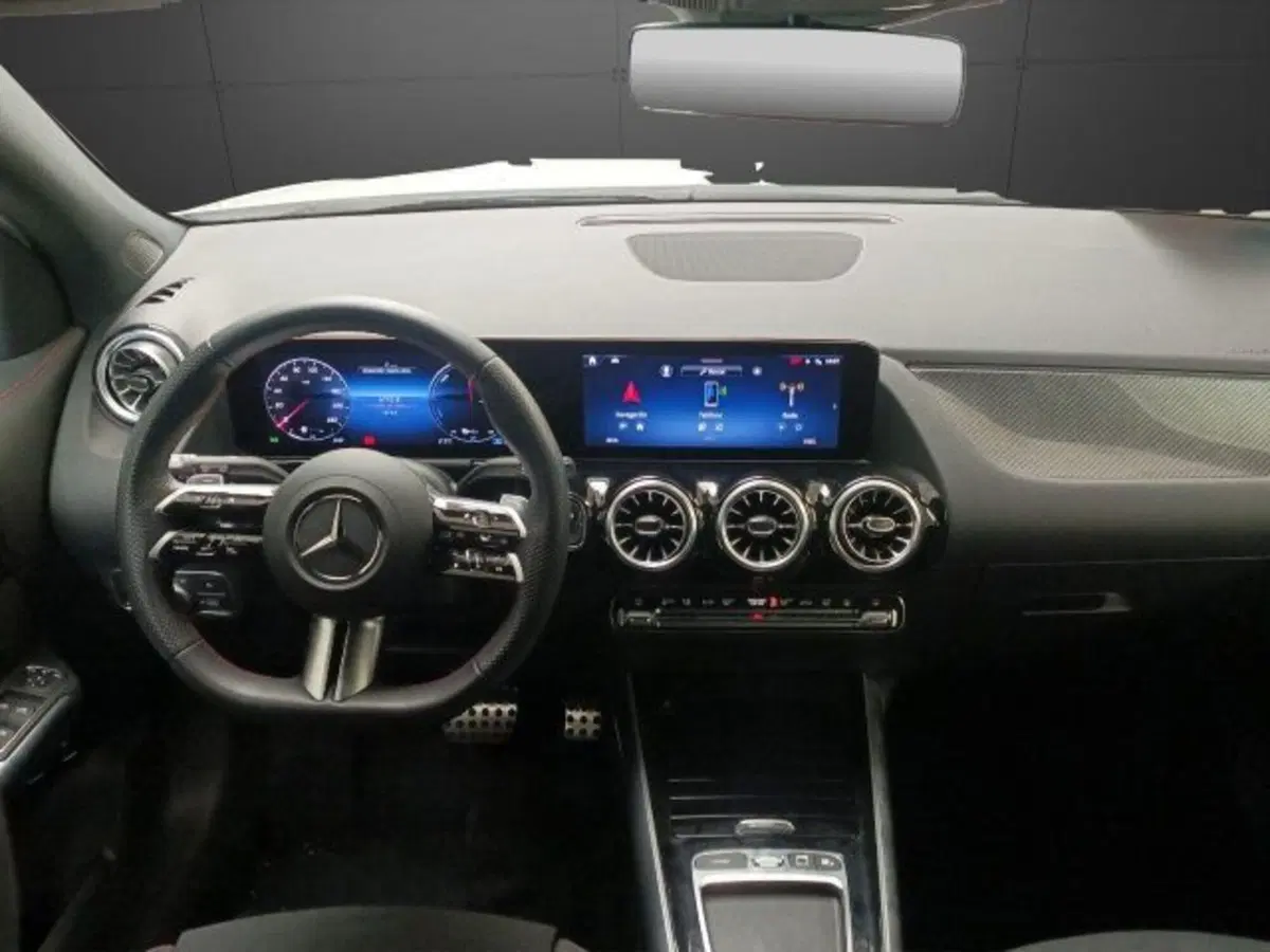 Mercedes-Benz GLA SUV usata a Novara (9)