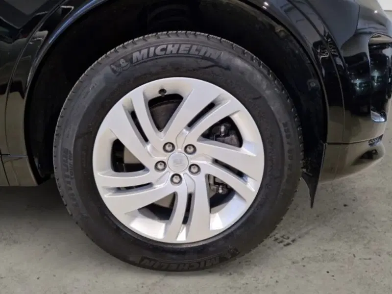 Land Rover Discovery Sport usata a Livorno (10)
