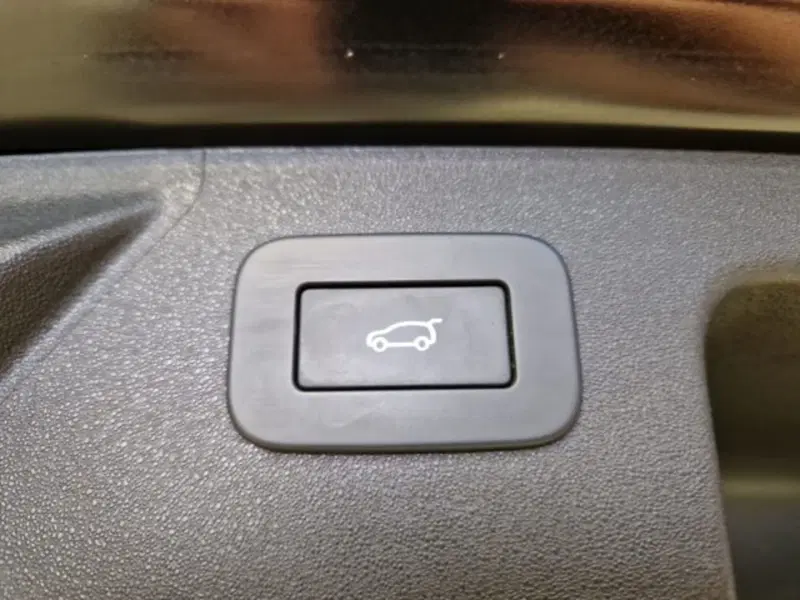 Land Rover Discovery Sport usata a Livorno (20)
