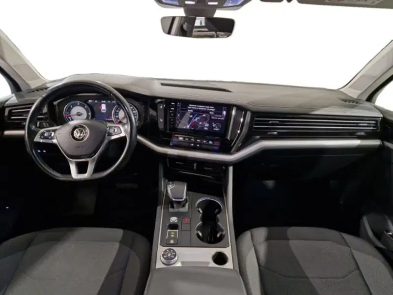Volkswagen Touareg usata a Livorno (11)