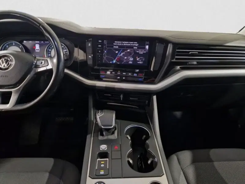 Volkswagen Touareg usata a Livorno (13)