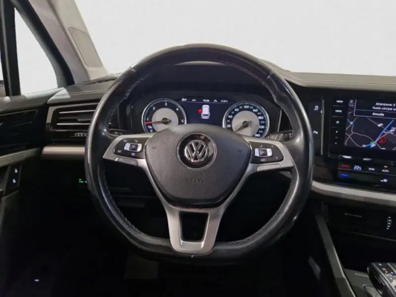 Volkswagen Touareg usata a Livorno (14)