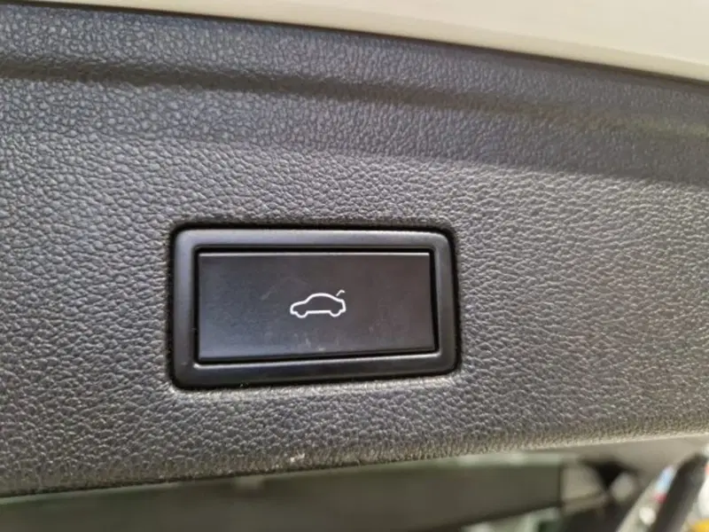 Volkswagen Touareg usata a Livorno (19)