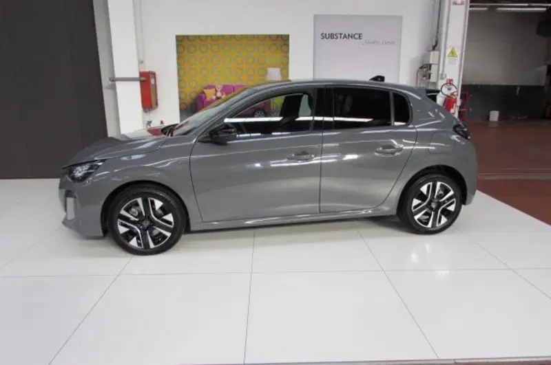 Peugeot 208 usata a Milano (2)