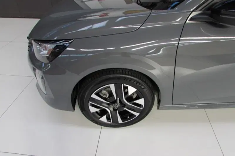 Peugeot 208 usata a Milano (3)