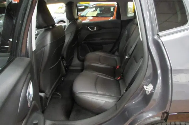 Jeep Compass usata a Milano (12)