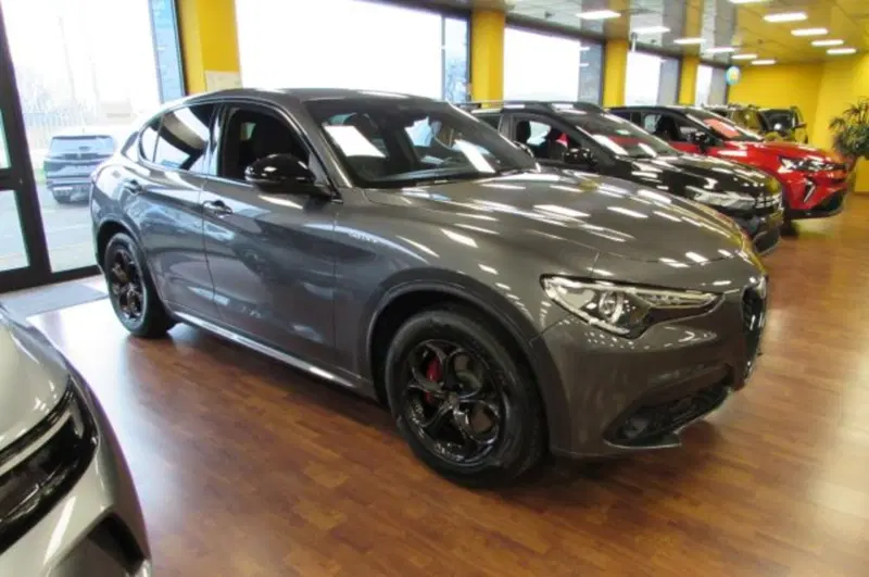 Alfa Romeo Stelvio usata a Milano (3)