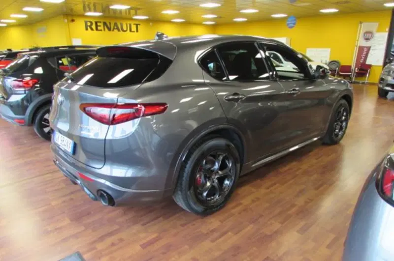 Alfa Romeo Stelvio usata a Milano (4)