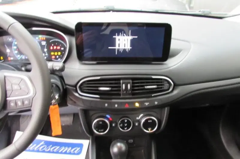 Fiat Tipo usata a Milano (9)