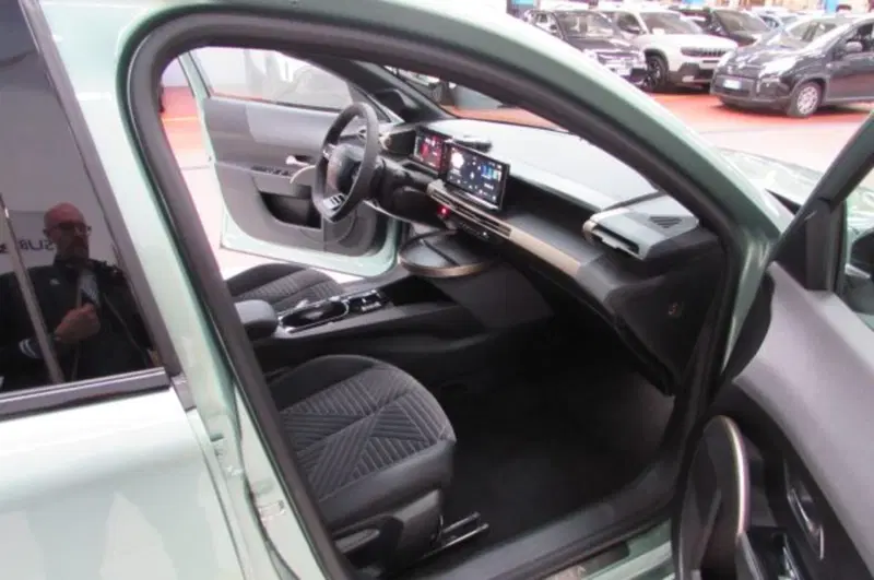 Lancia Ypsilon usata a Milano (16)