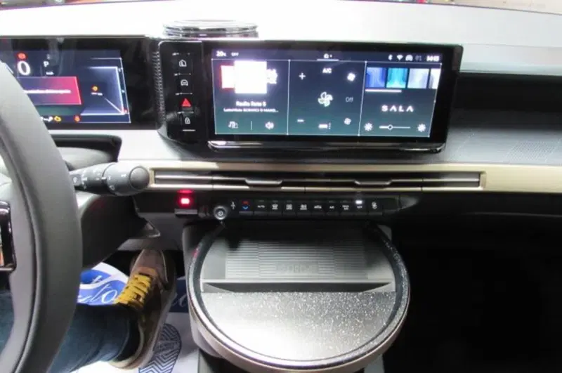 Lancia Ypsilon usata a Milano (9)