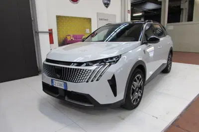 Peugeot 5008 1.2 hybrid 48V GT 136cv e-dcs 6 del 2025 usata a Rho