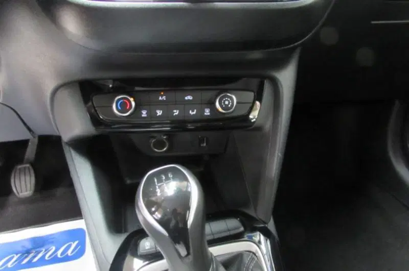 Opel Corsa usata a Milano (10)
