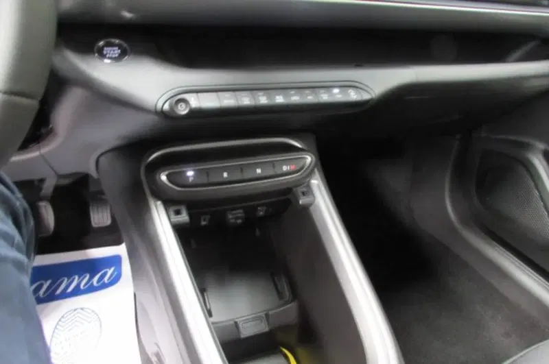 Jeep Avenger nuova a Milano (10)