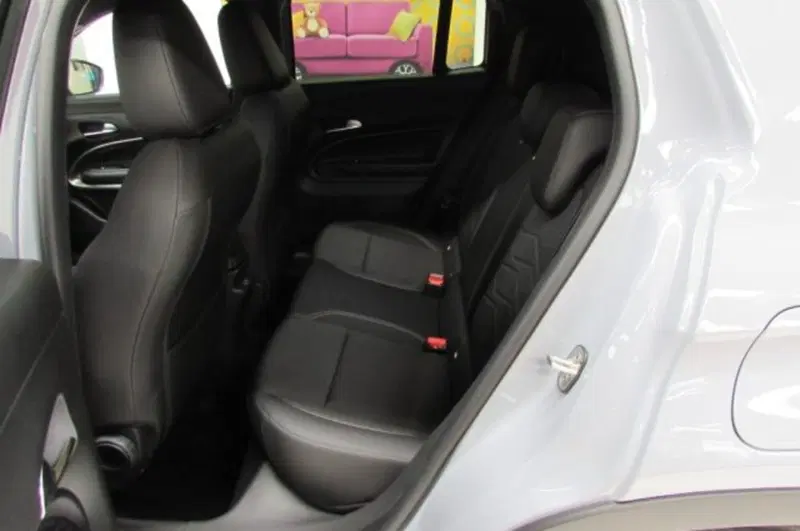 Jeep Avenger nuova a Milano (13)