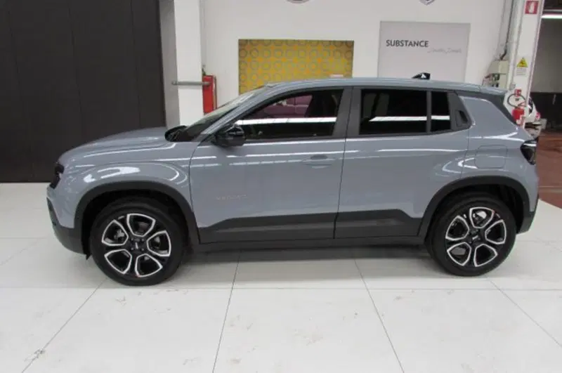 Jeep Avenger nuova a Milano (4)