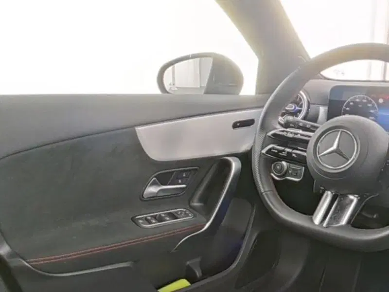 Mercedes-Benz Classe A usata a Milano (8)